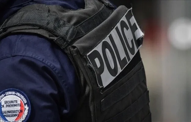 Fransa’nın başkenti Paris’te bıçaklı saldırı
